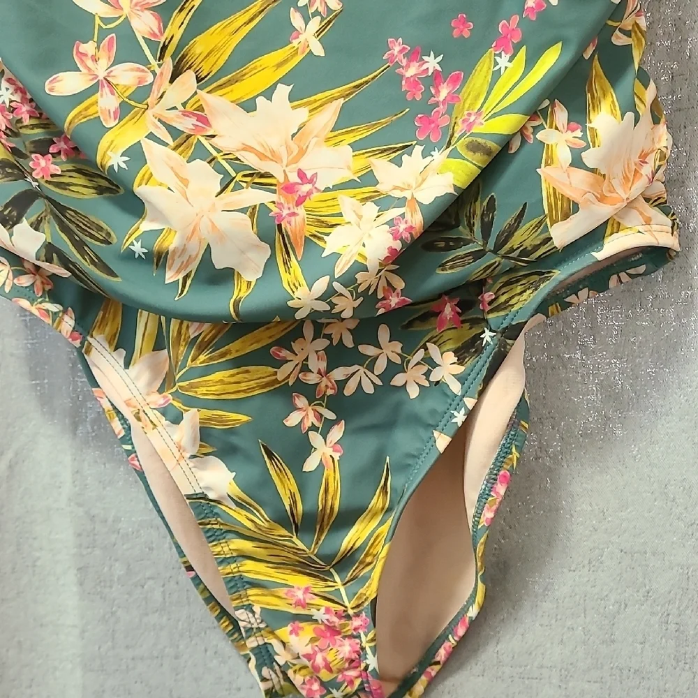 Kona Sol Floral One‎ Piece Swimsuit - Green and Pink Nowt
